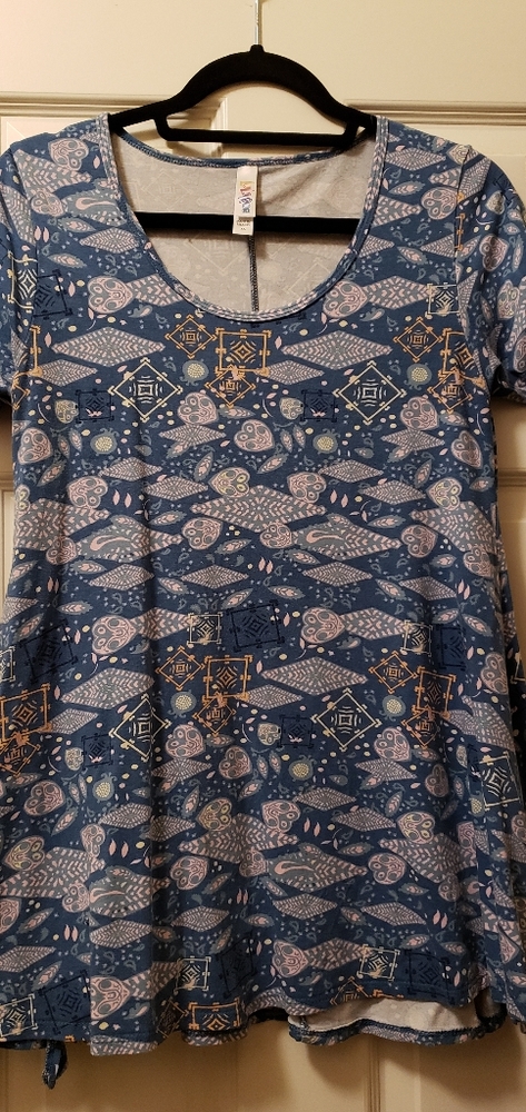 Xs Lularoe perfect Tee. Blue and pink